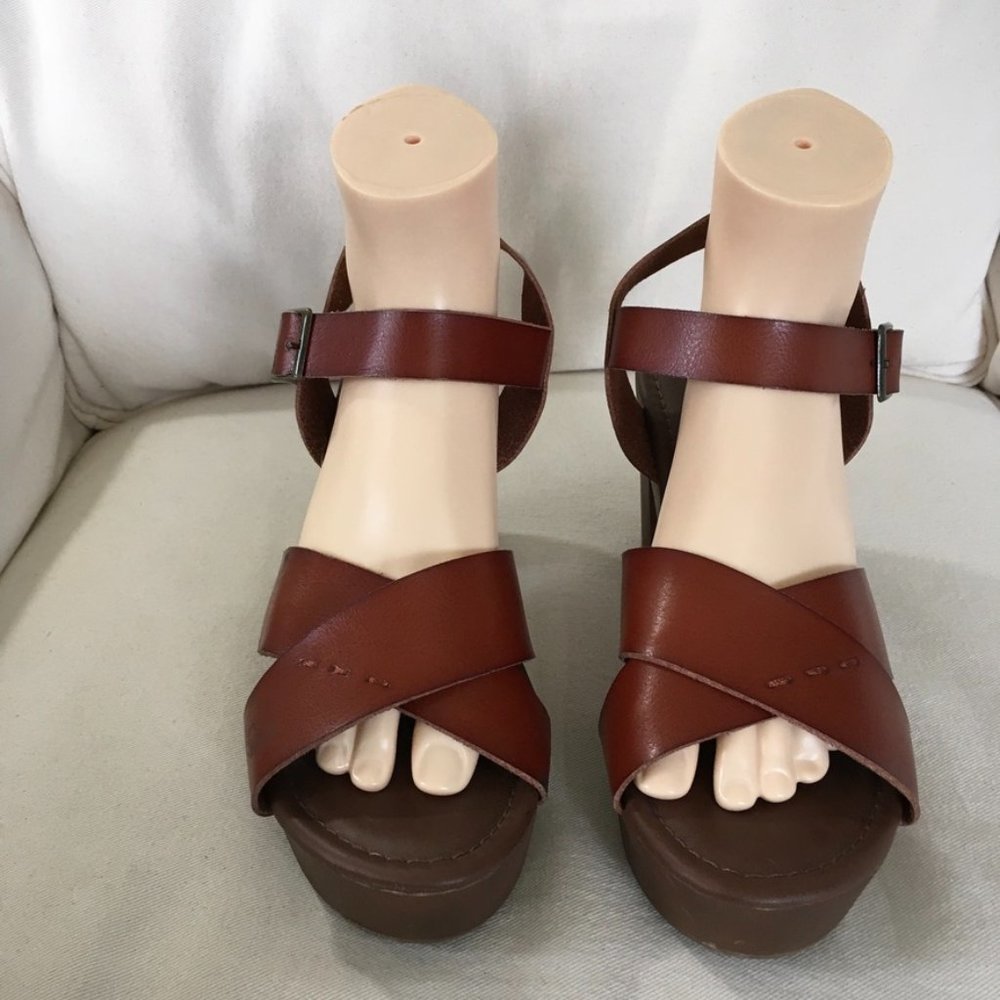 Universal Thread Chunky Heel Platform - image 2